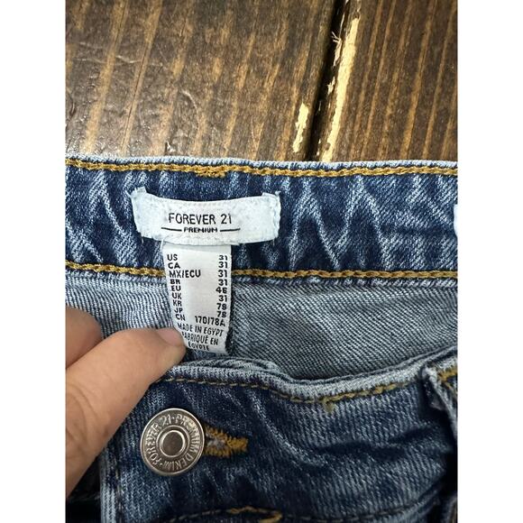 Forever 21 medium wash Mid Rise Flare size 31 - Picture 5 of 8